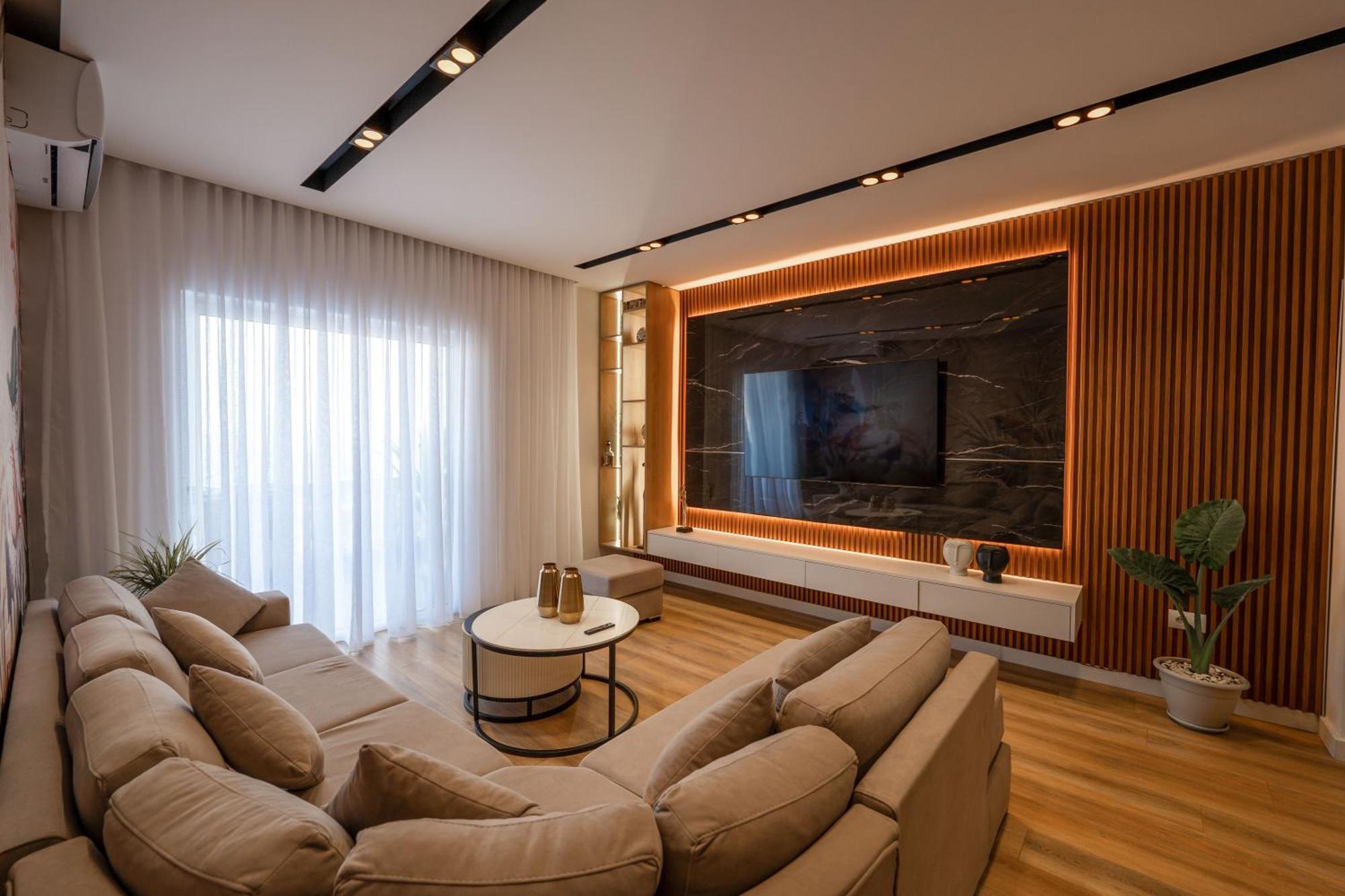 Mato Luxury * Saranda
